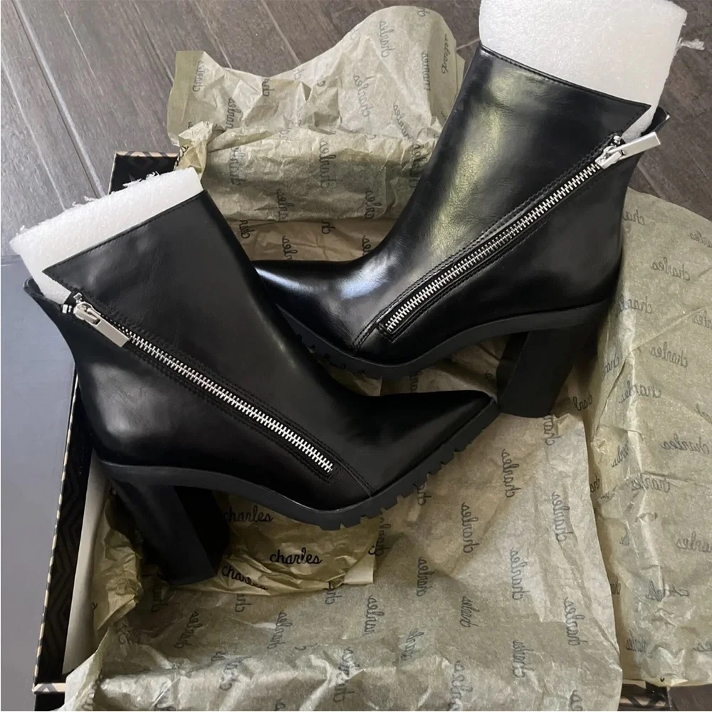 NIB Charles by Charles David Womens Dominate Pointed Toe Zip Ankle Black Boots - Picture 2 of 8